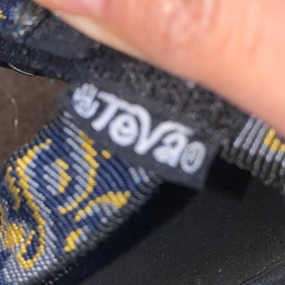 Teva Sandals Size 8 - Picture 3 of 4